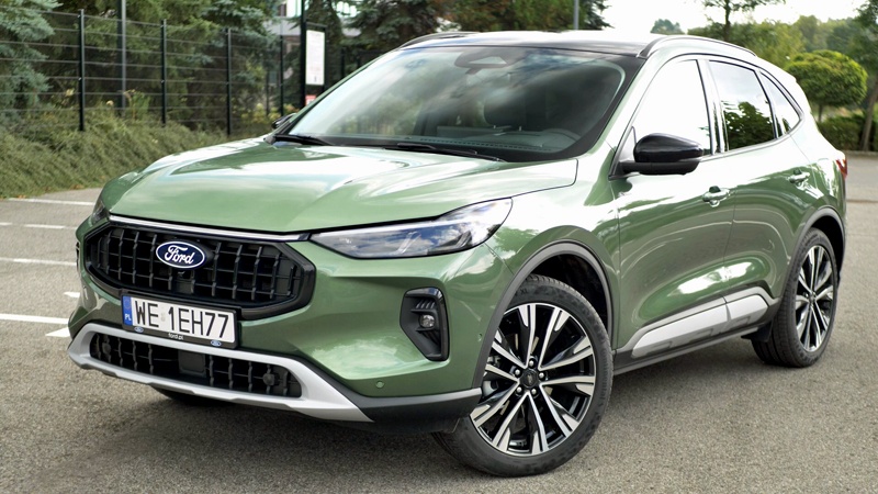 Ford Kuga przód prawy