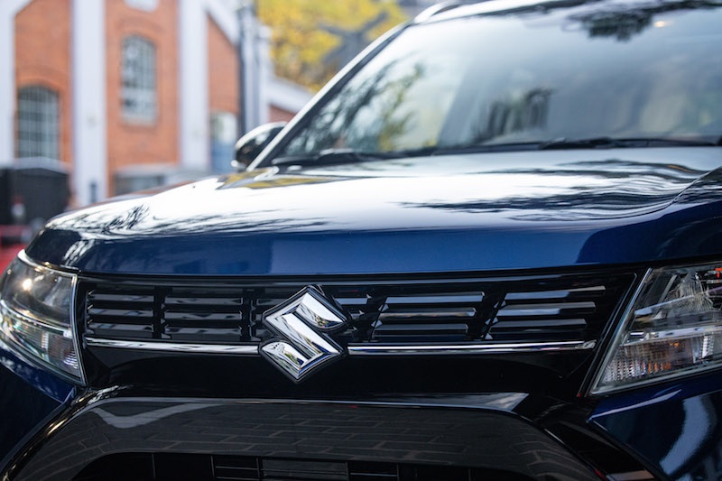 2024 Suzuki Vitara grill znaczek maska