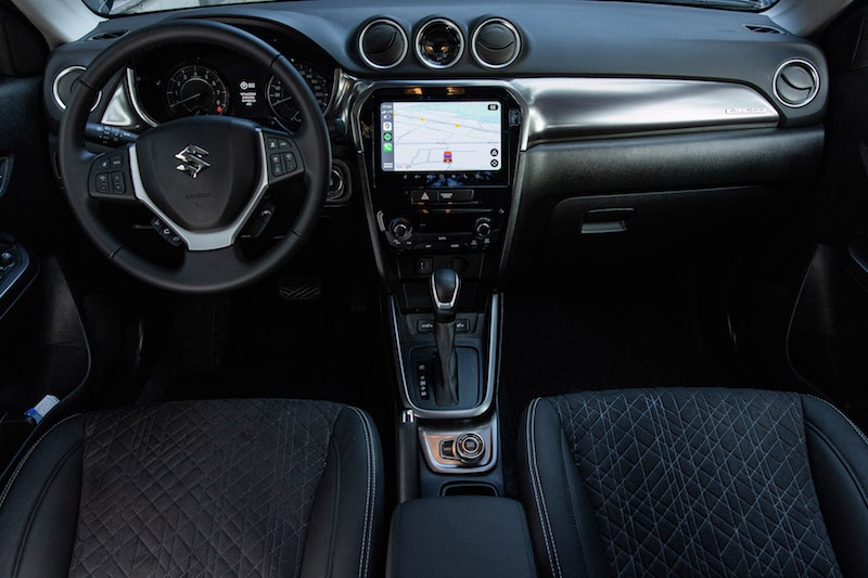 2024 Suzuki Vitara wnętrze