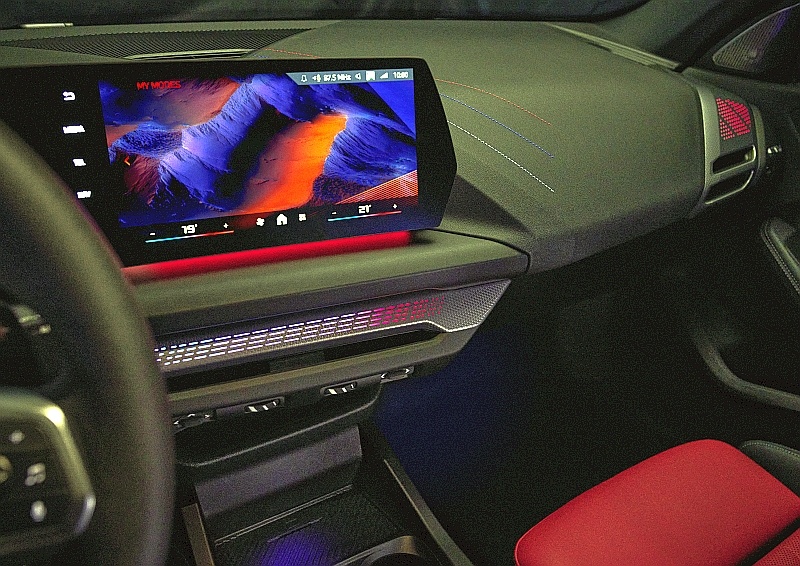 2025 BMW 2 Gran Coupe - ekran