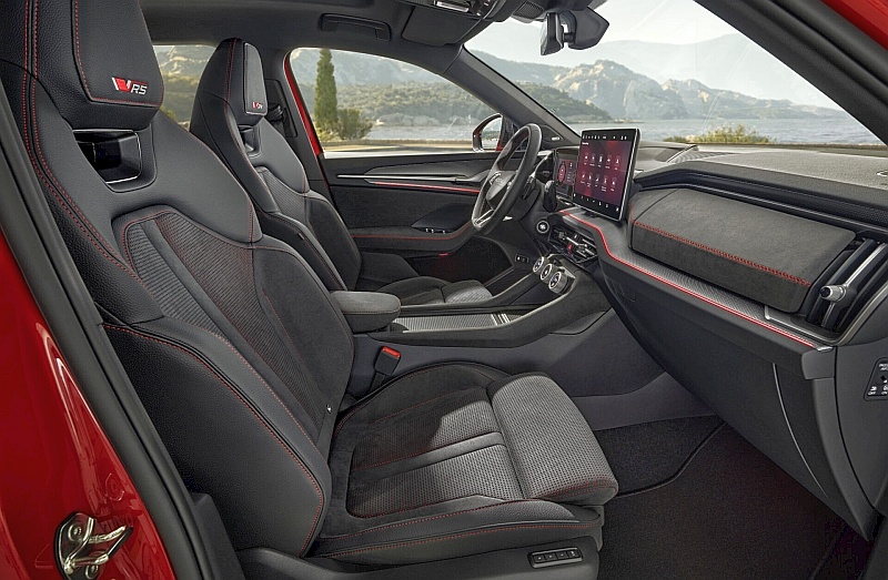 2025 Skoda Kodiaq RS - kokpit