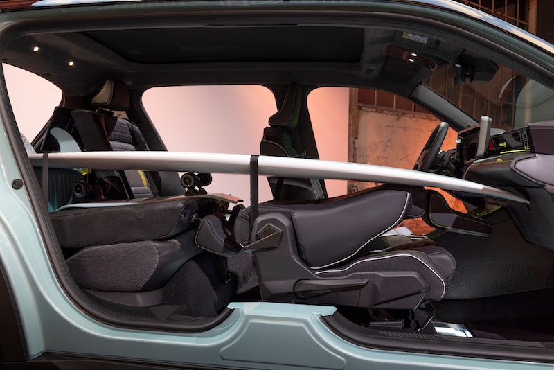 2025 Renault 4 wnętrze