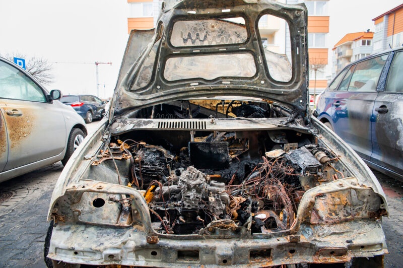 wrak parking pożar