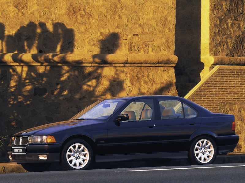 BMW serii 3 E36 bok przód