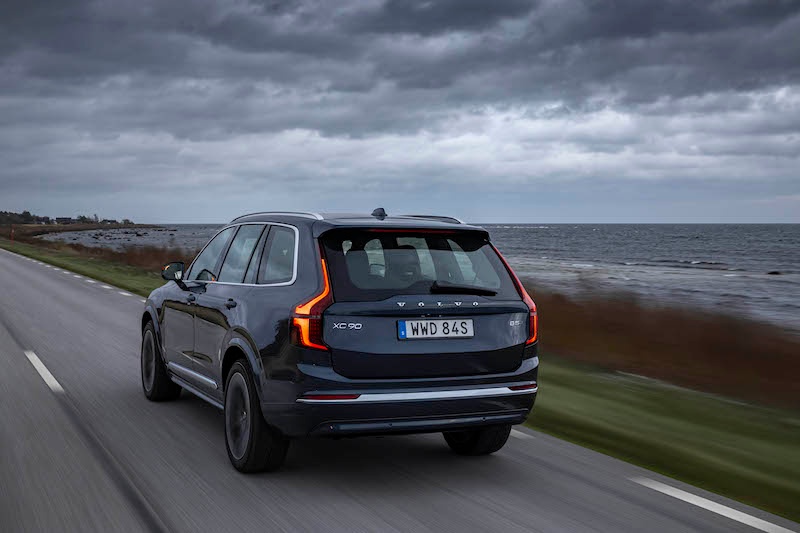 2025 Volvo XC90 B5 tył