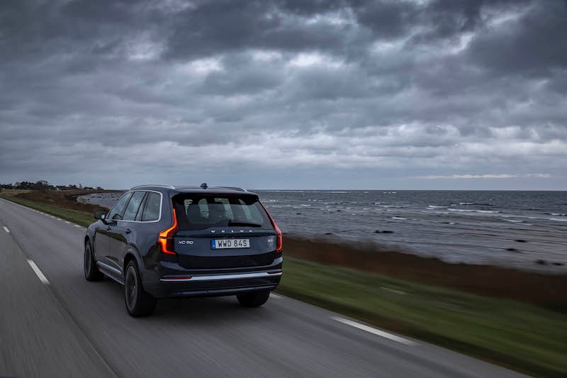2025 Volvo XC90 B5 tył