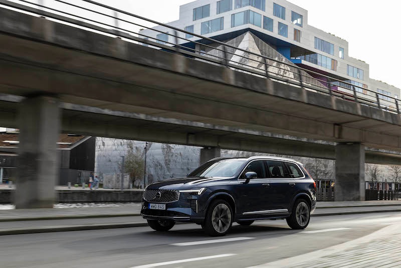 2025 Volvo XC90 B5 bok