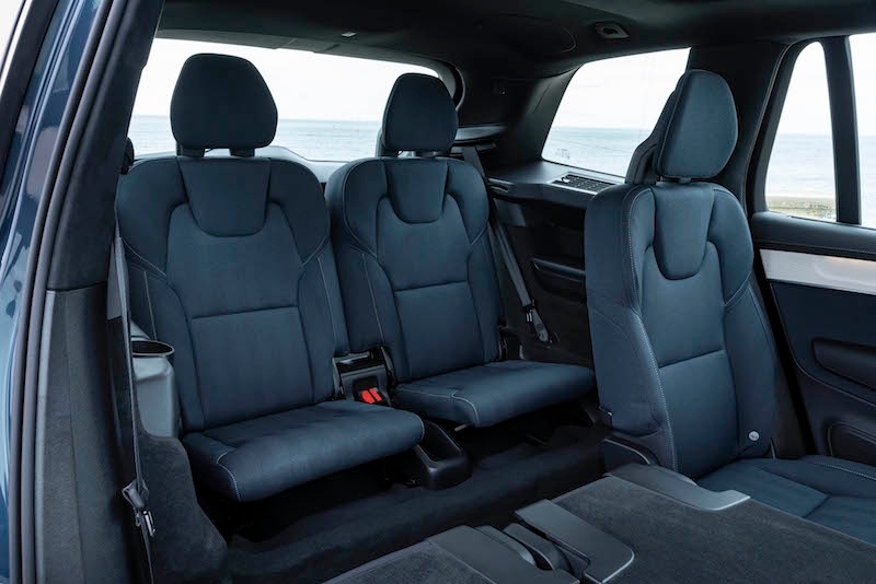 2025 Volvo XC90 B5 trzeci rząd siedzeń