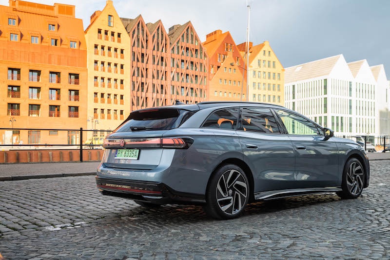Volkswagen ID.7 Tourer tył bok