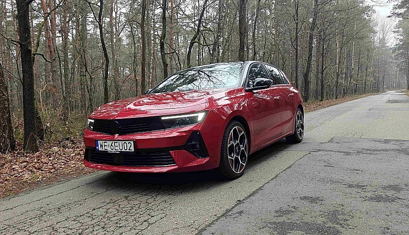 2024 Opel Astra 1.2 Turbo - przód
