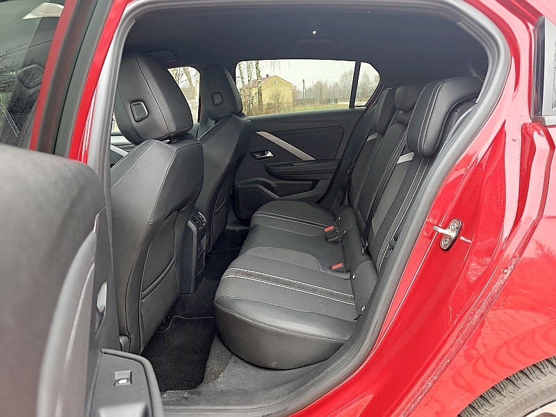 2024 Opel Astra 1.2 Turbo - kanapa