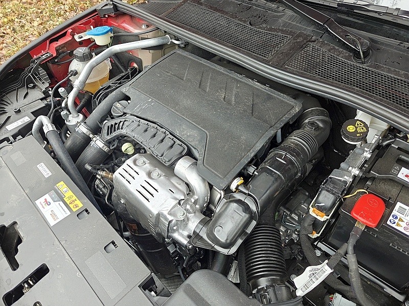 2024 Opel Astra 1.2 Turbo - silnik 1.2 PureTech