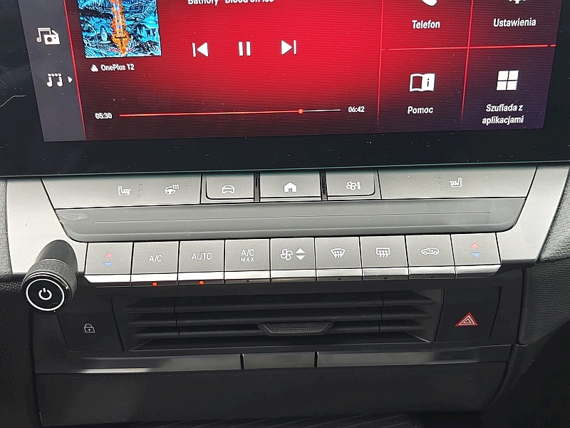 2024 Opel Astra 1.2 Turbo - panel