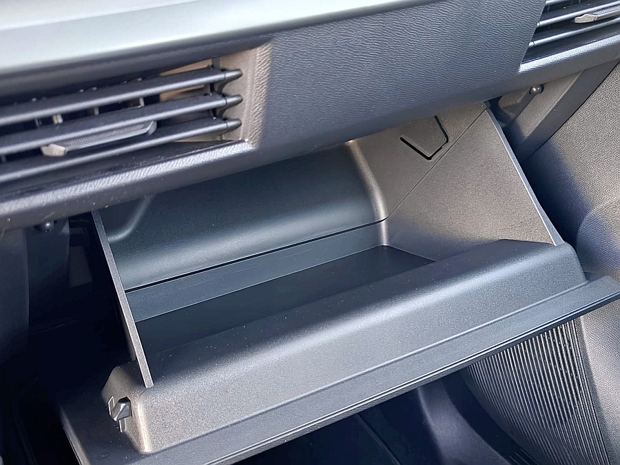 2024 Opel Frontera Hybrid - schowek