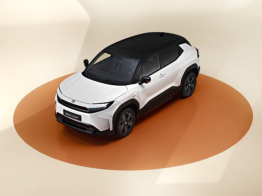 2025 Toyota Urban Cruiser - przód