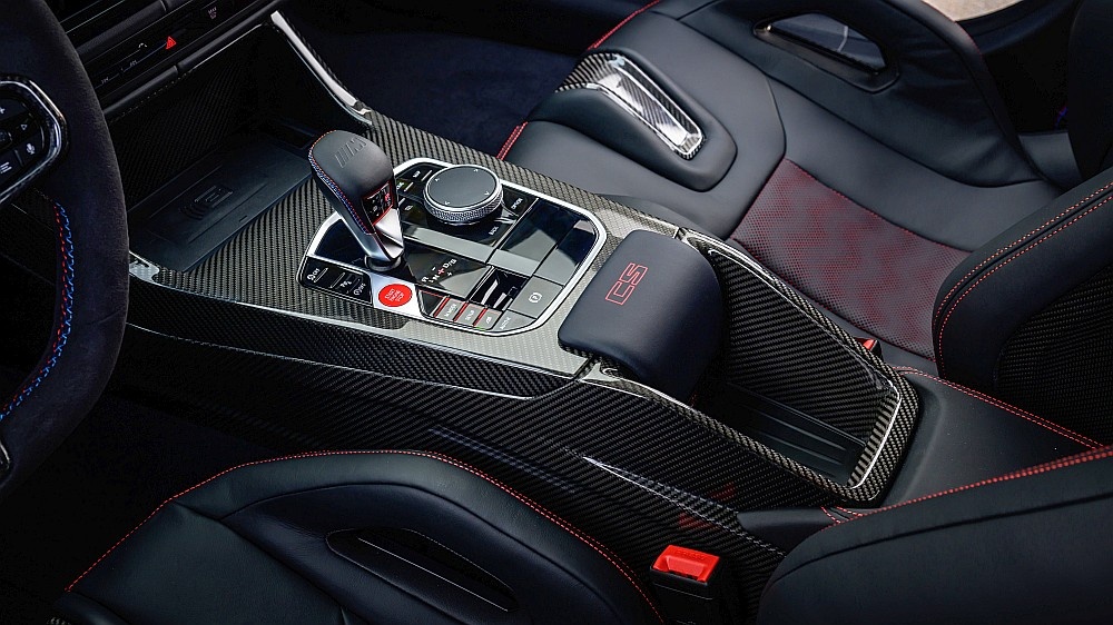 2025 BMW M3 CS Touring - kokpit