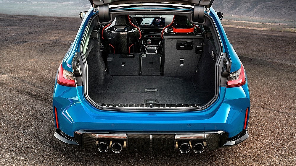 2025 BMW M3 CS Touring - bagażnik