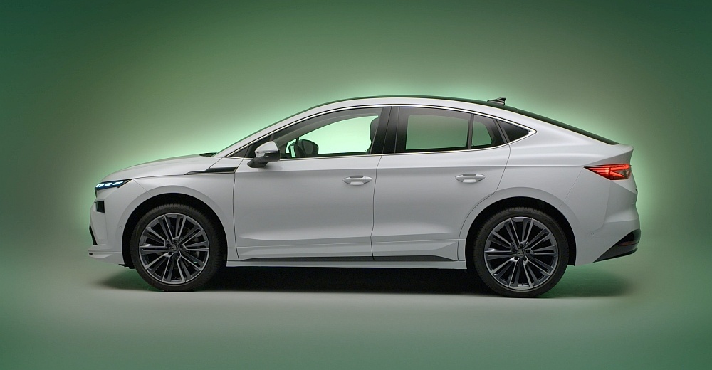 2025 Skoda Enyaq - bok