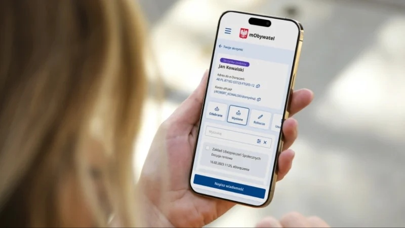 smartfon ręka