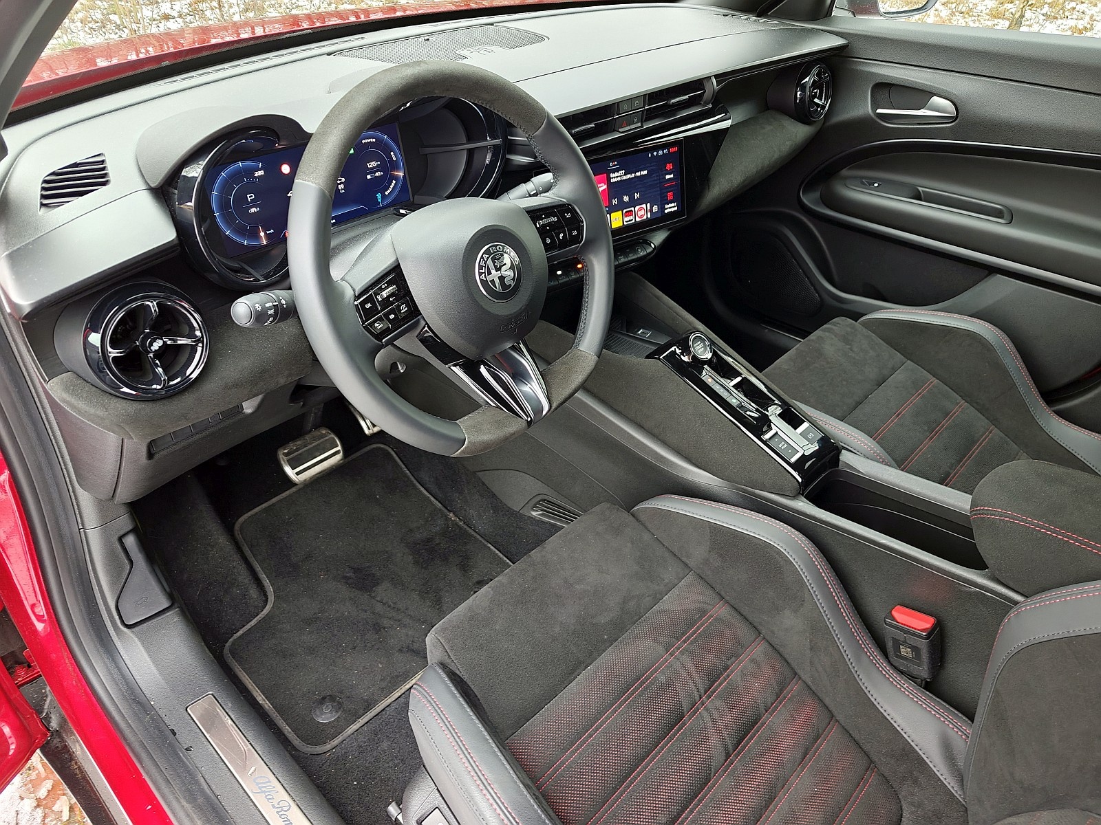 2025 Alfa Romeo Junior Elettrica - kokpit