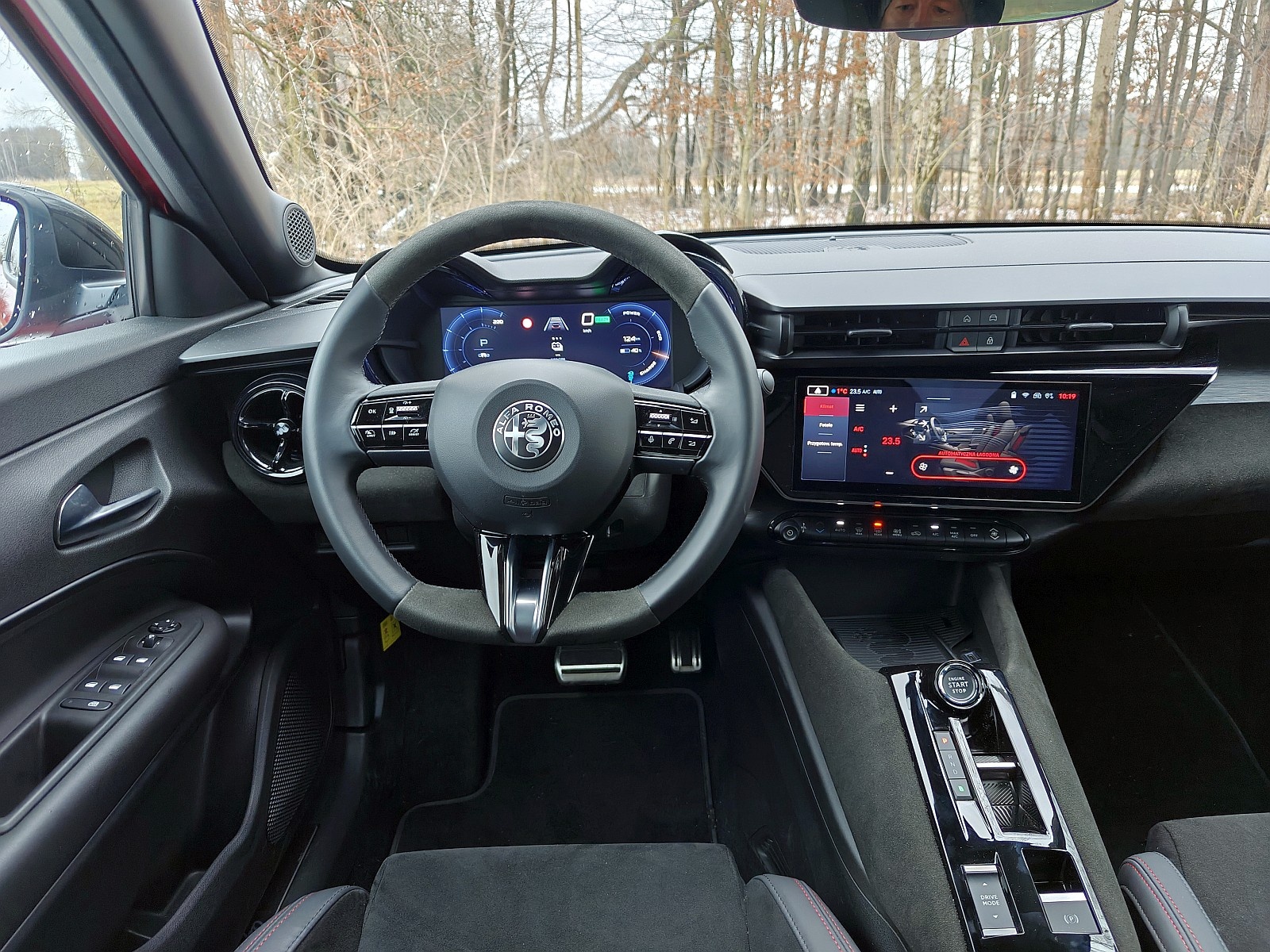 2025 Alfa Romeo Junior Elettrica - kokpit