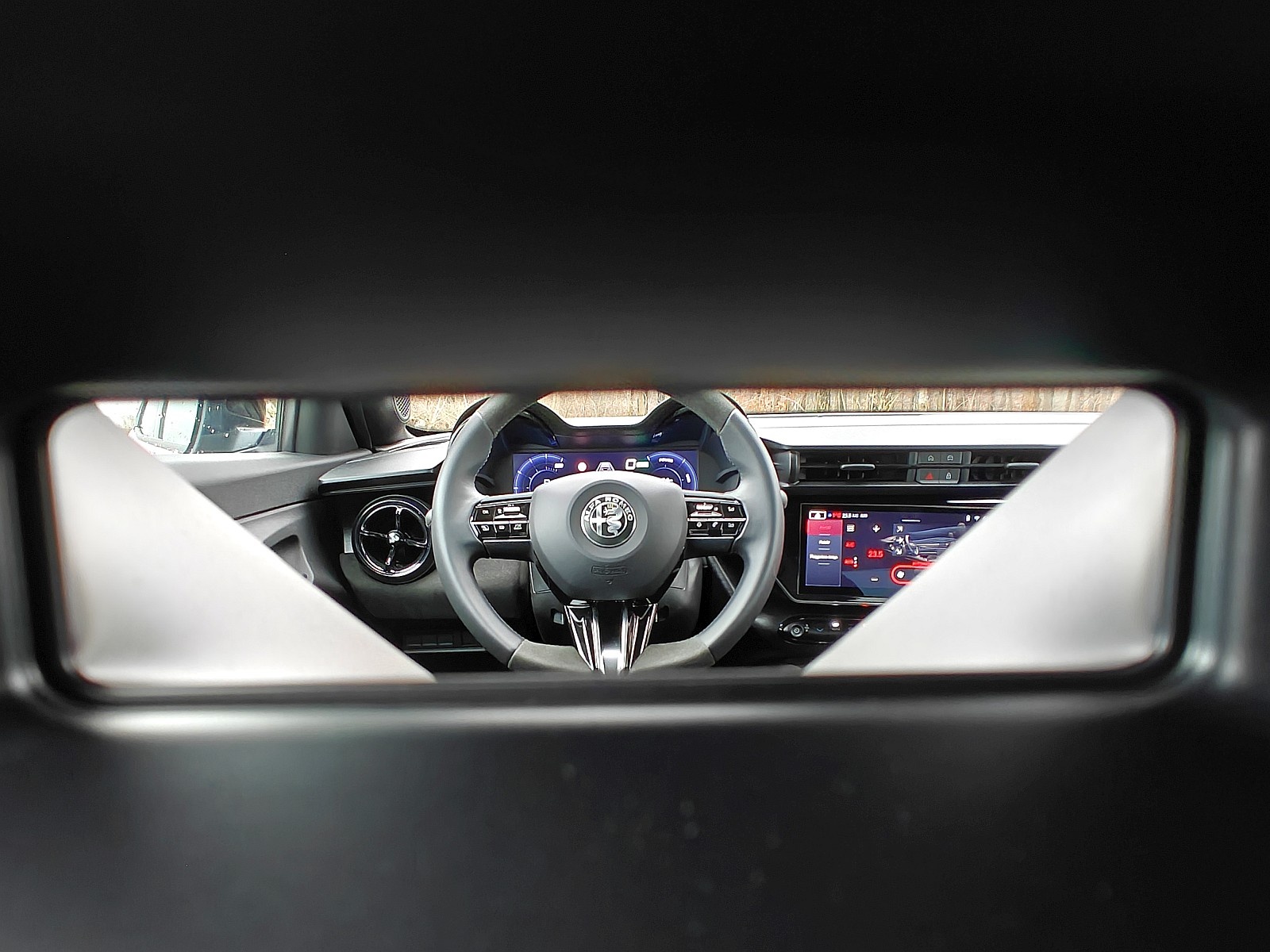 2025 Alfa Romeo Junior Elettrica - kokpit