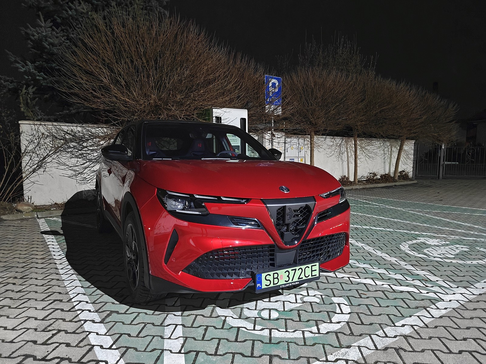 2025 Alfa Romeo Junior Elettrica - ładowanie