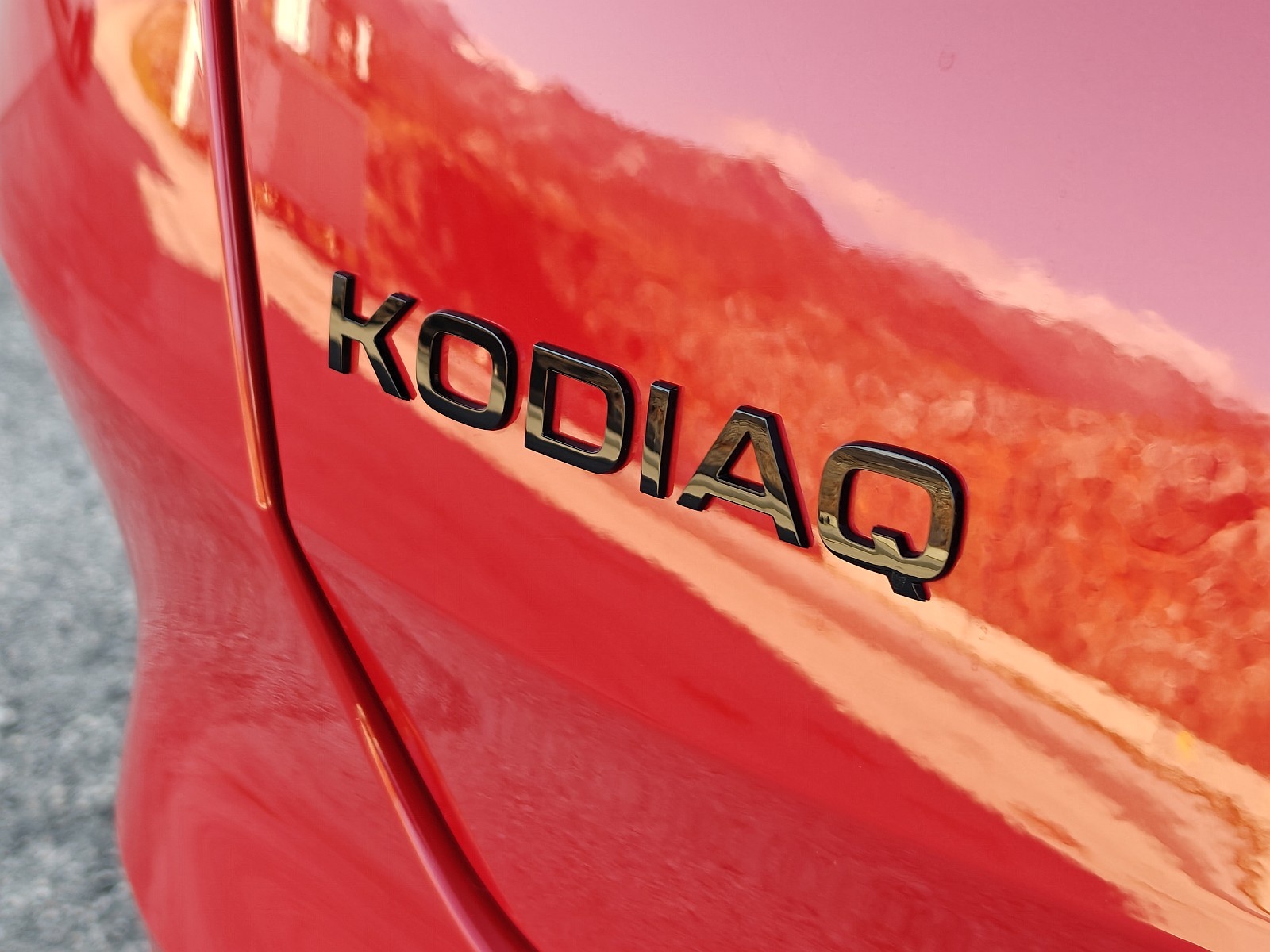 2025 Skoda Kodiaq RS - napis