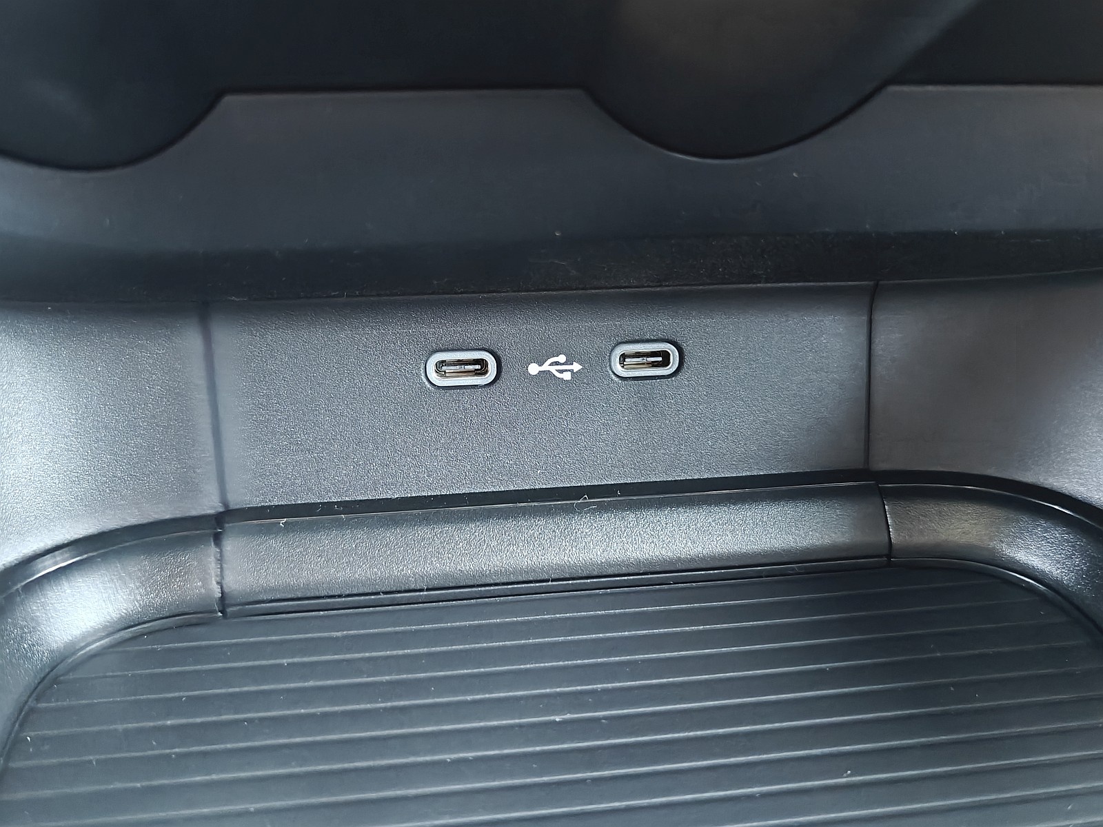 2025 Skoda Kodiaq RS - USB-C