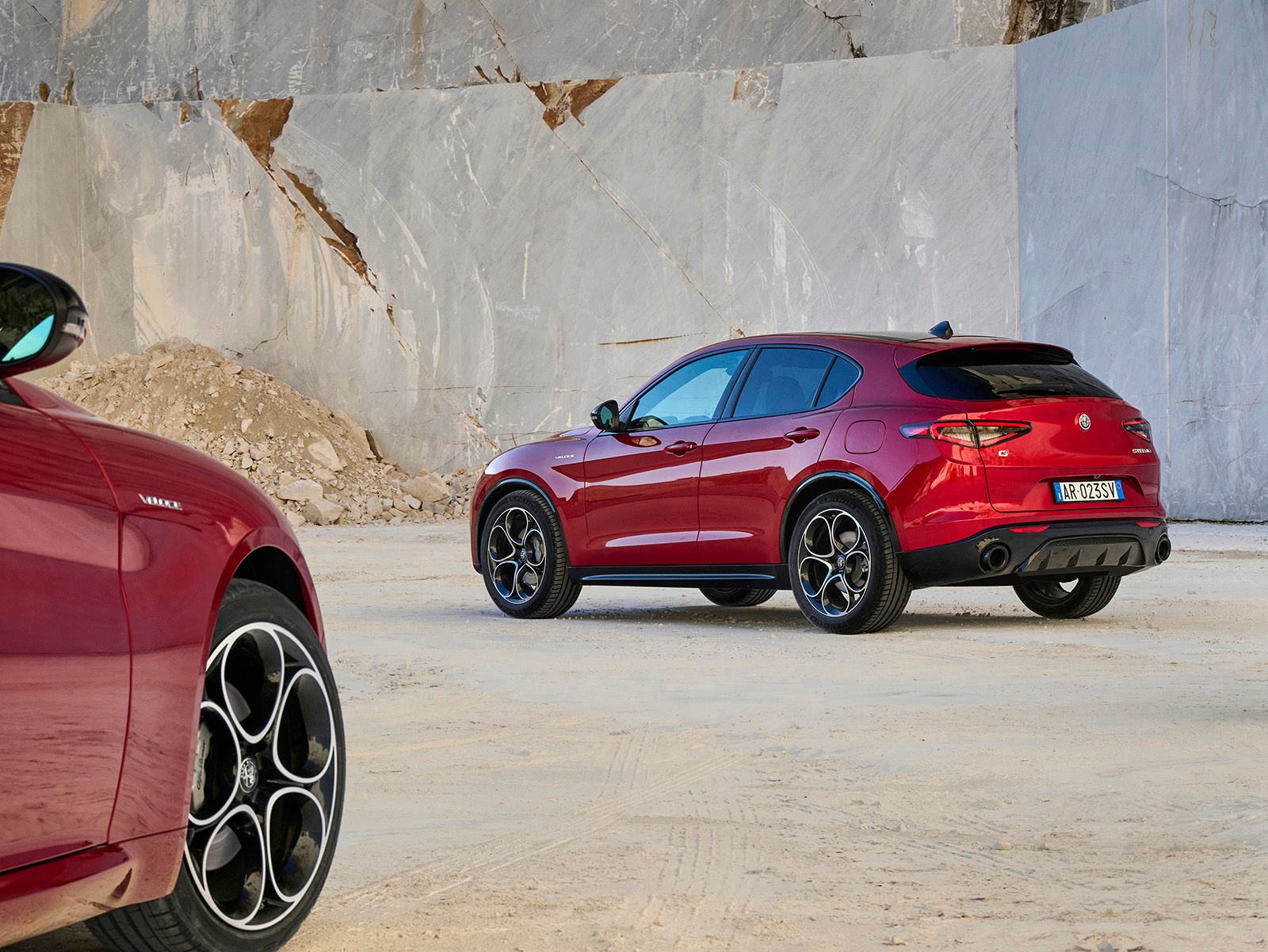 Alfa Romeo Stelvio tył 2