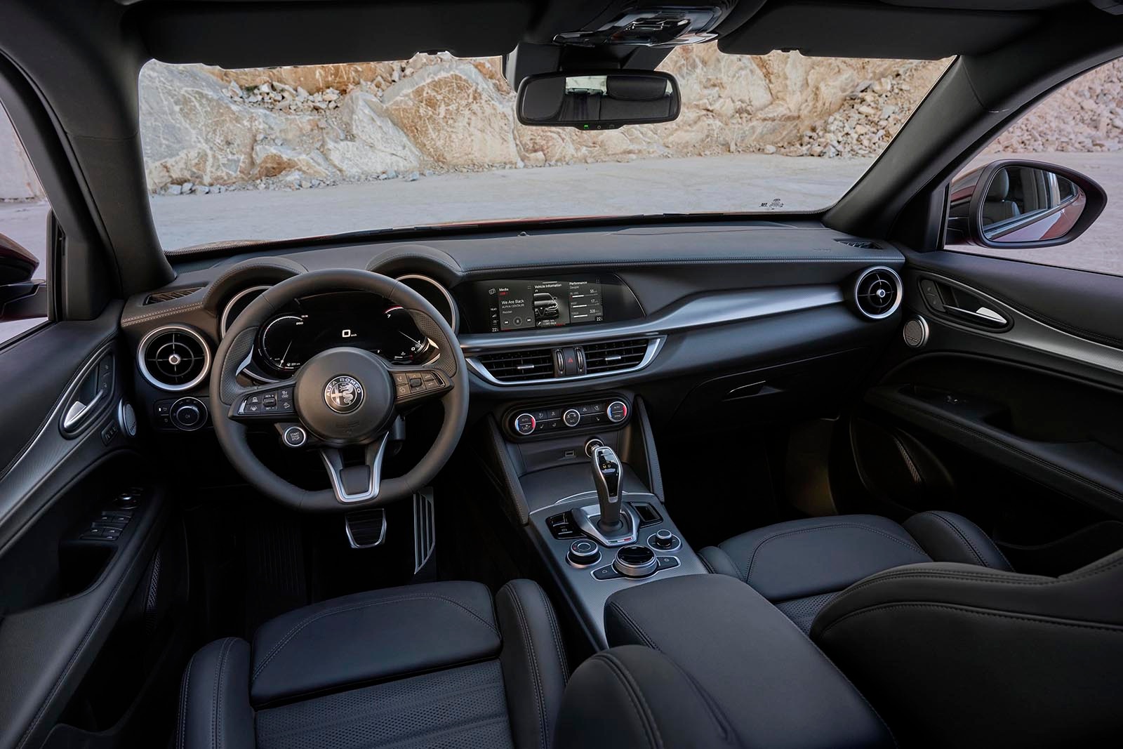 Alfa Romeo Stelvio FL deska