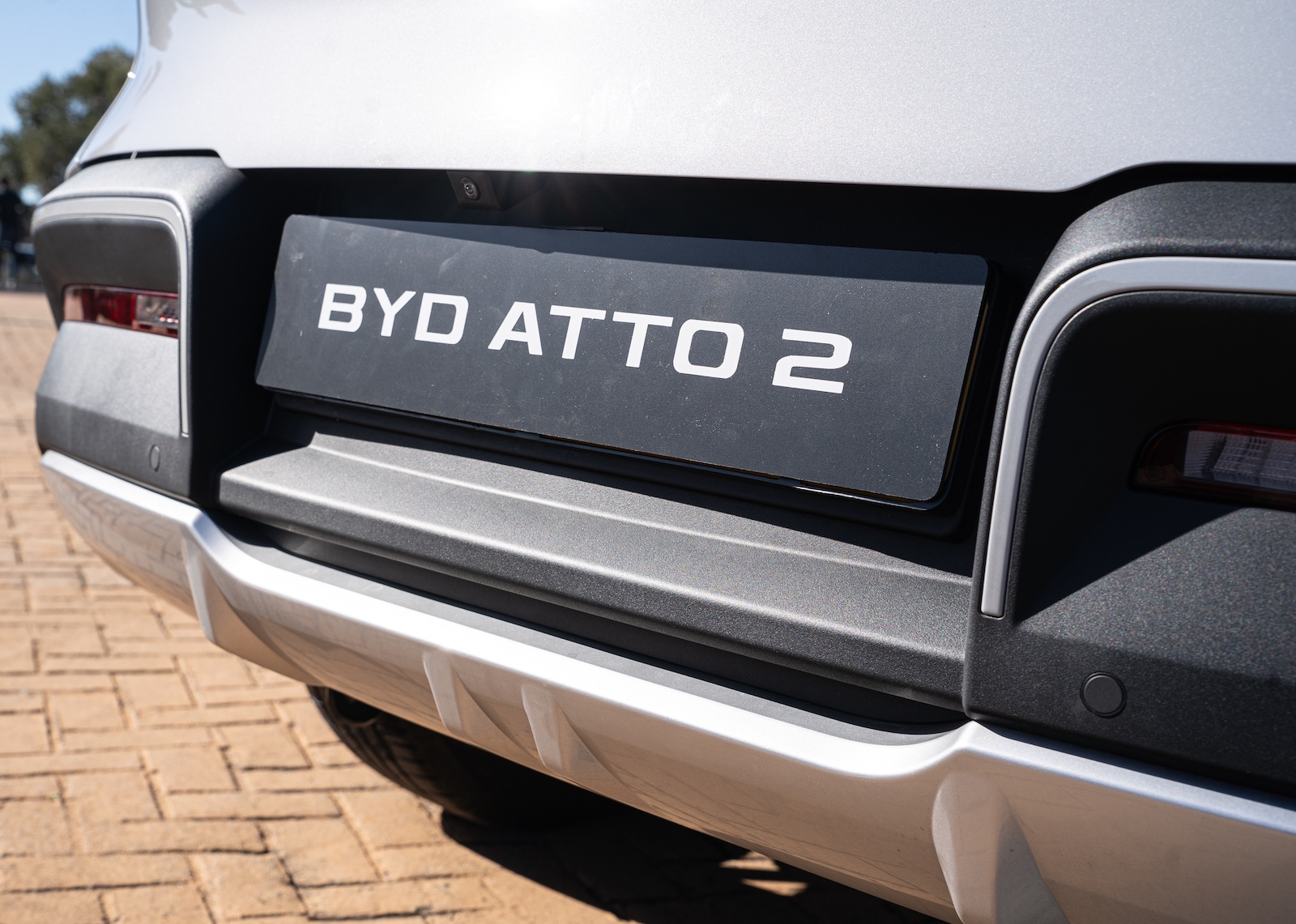 BYD Atto 2 deatl zderzak ramka na rejestrację
