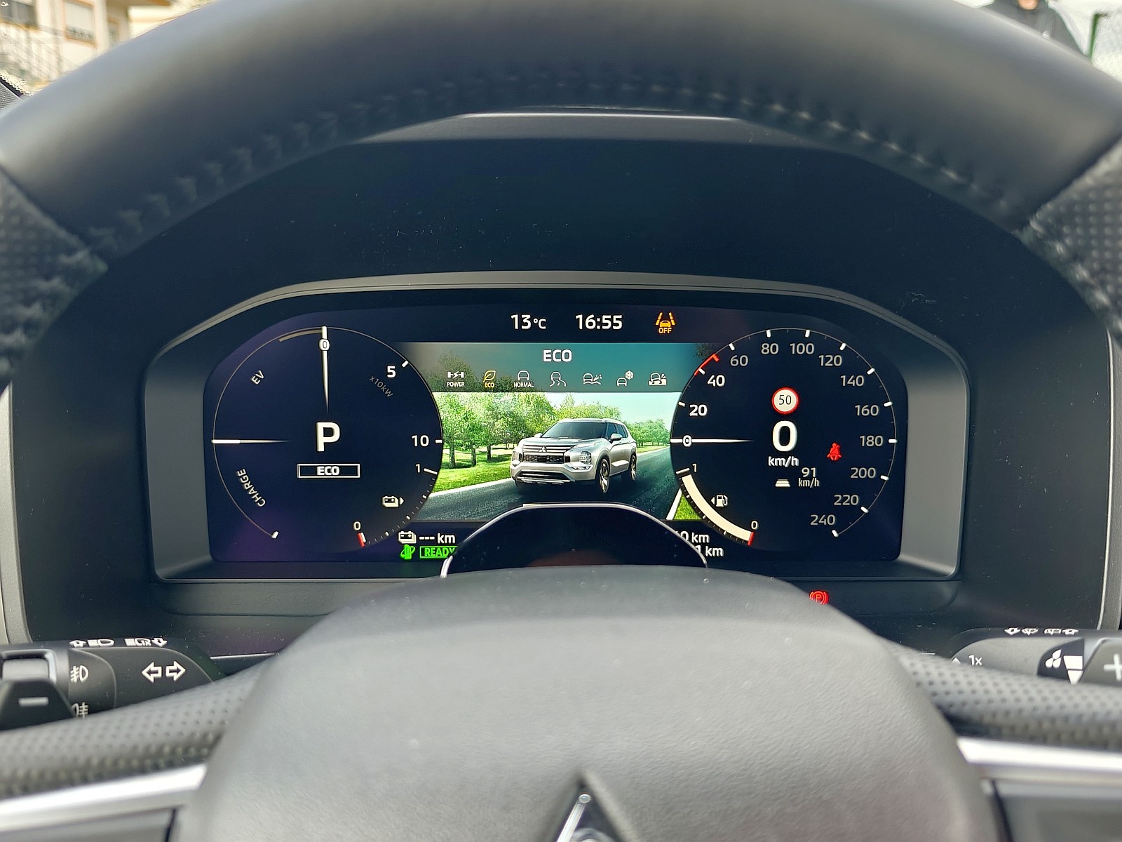 2025 Mitusbishi Outlander PHEV - ekran