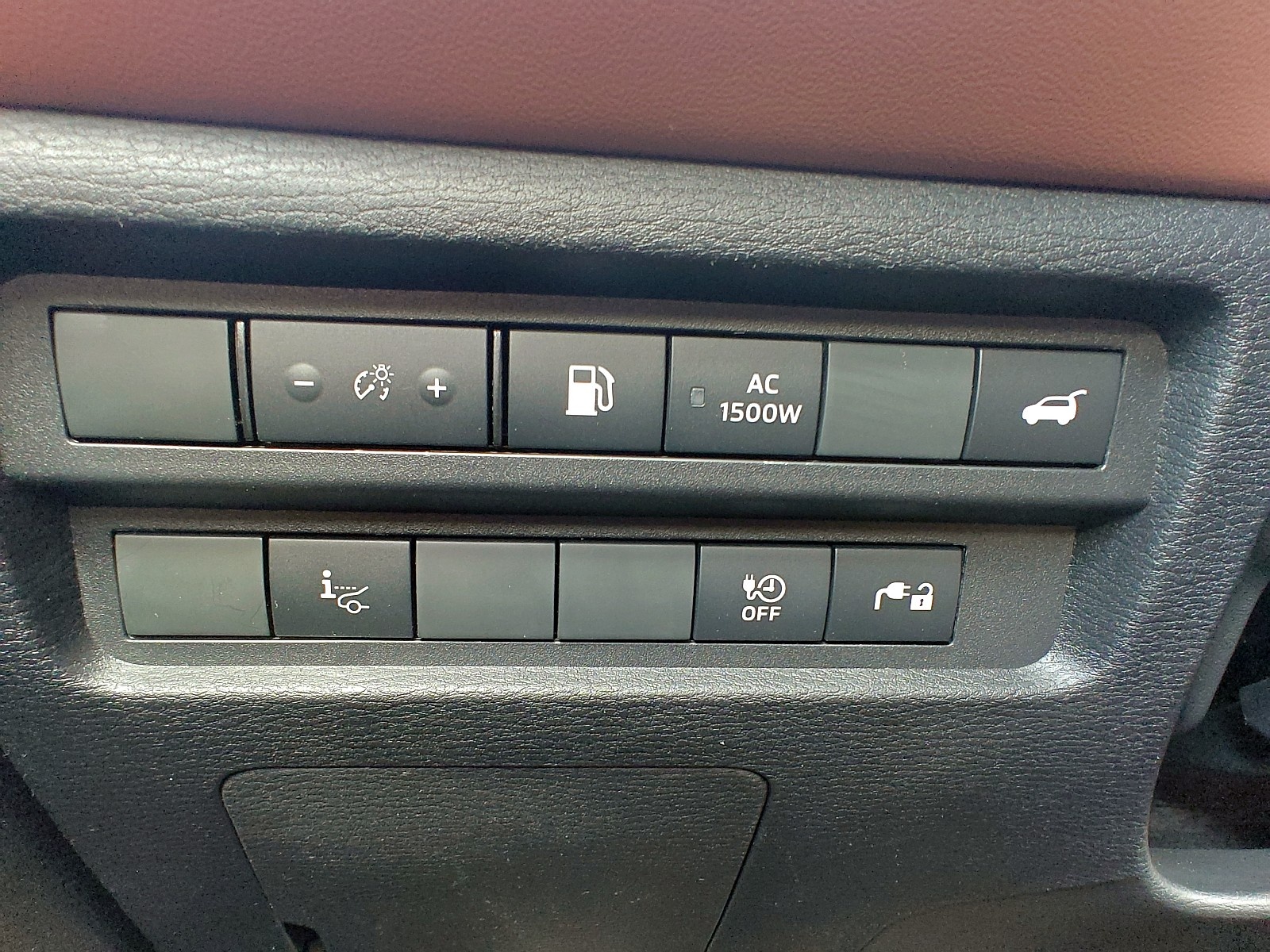 2025 Mitusbishi Outlander PHEV - przyciski