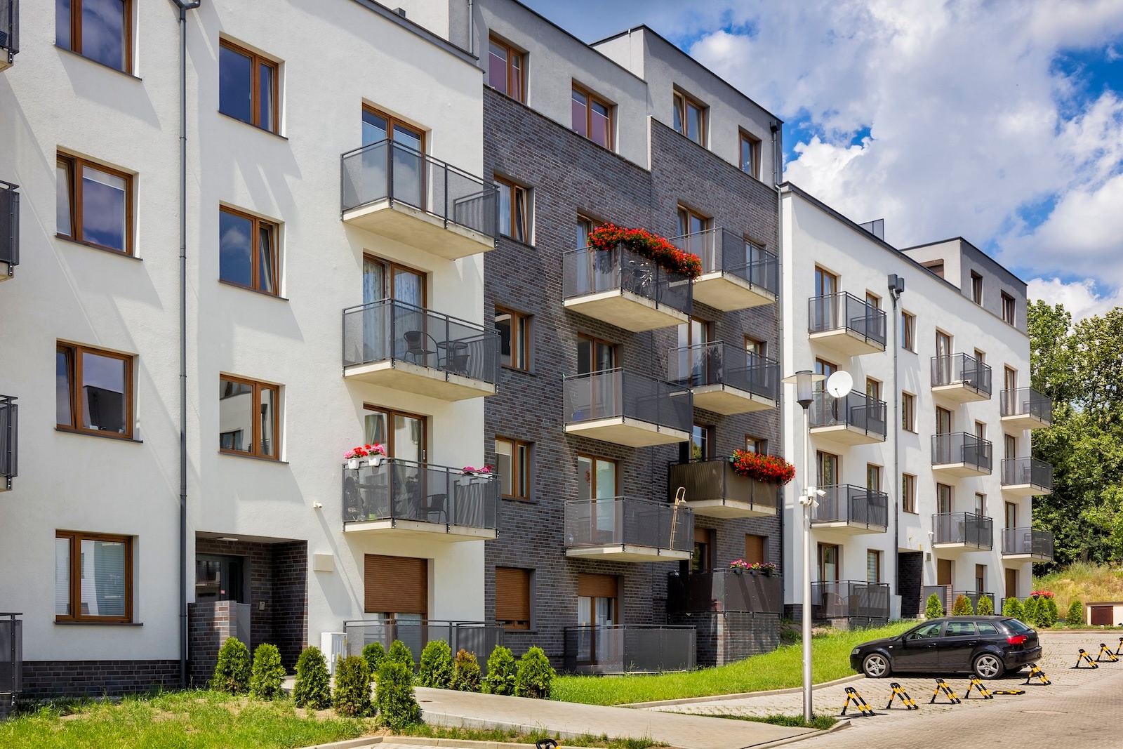 blok miejsce postojowe auto