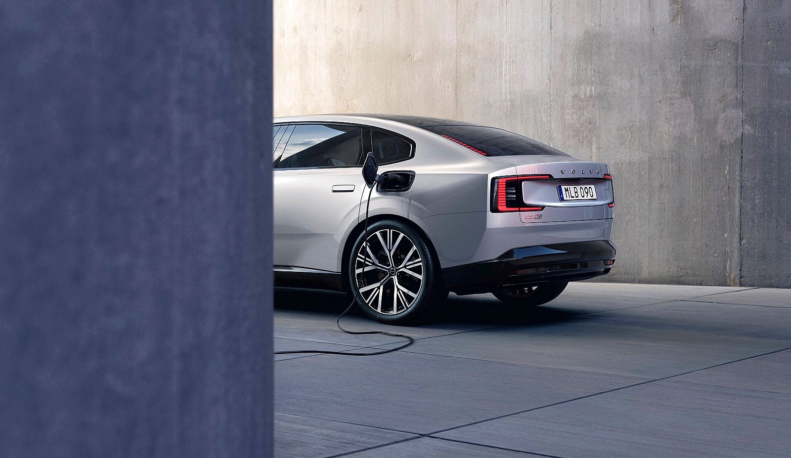 Volvo ES90