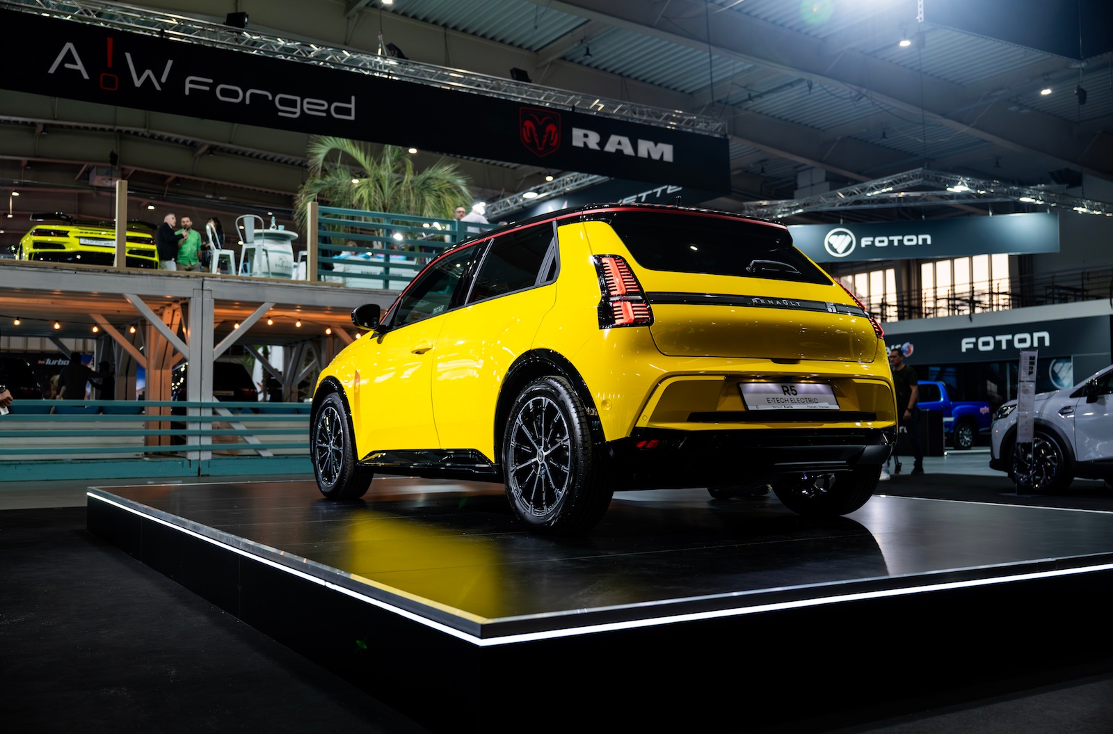 Renault 5 E-Tech 100% electric tył