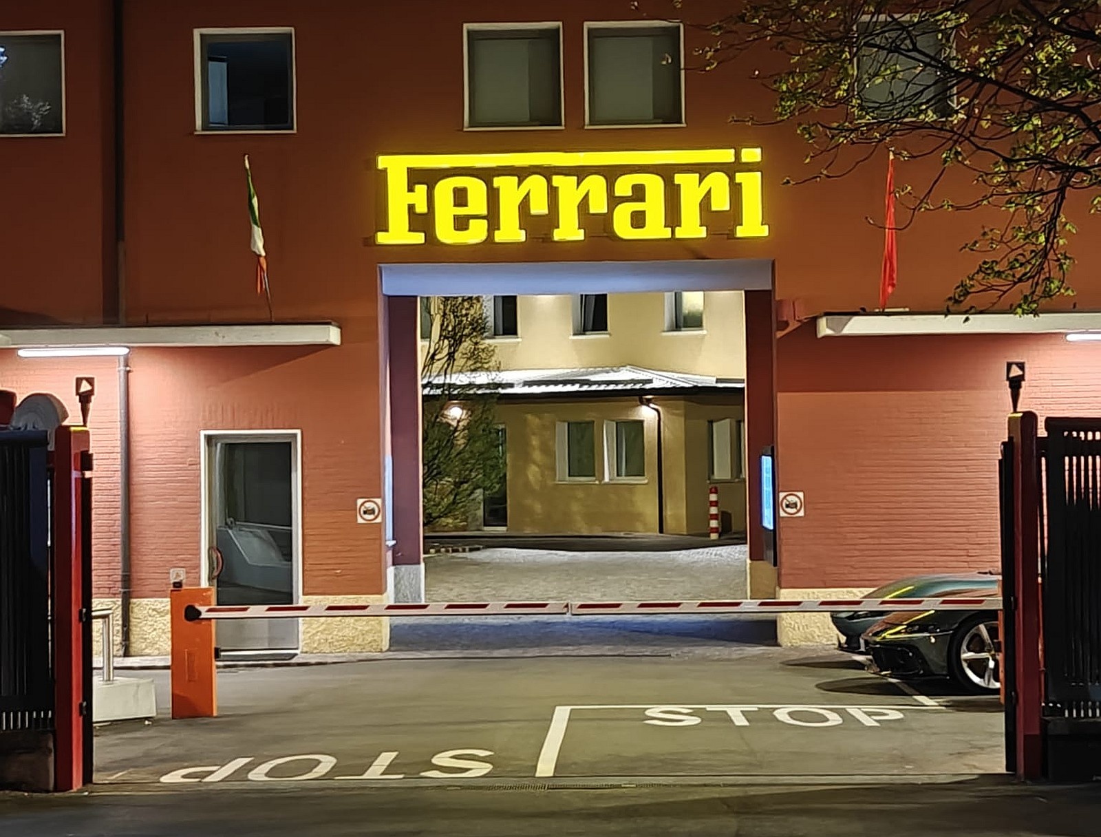 Ferrari - zarobki firm motoryzacyjnych