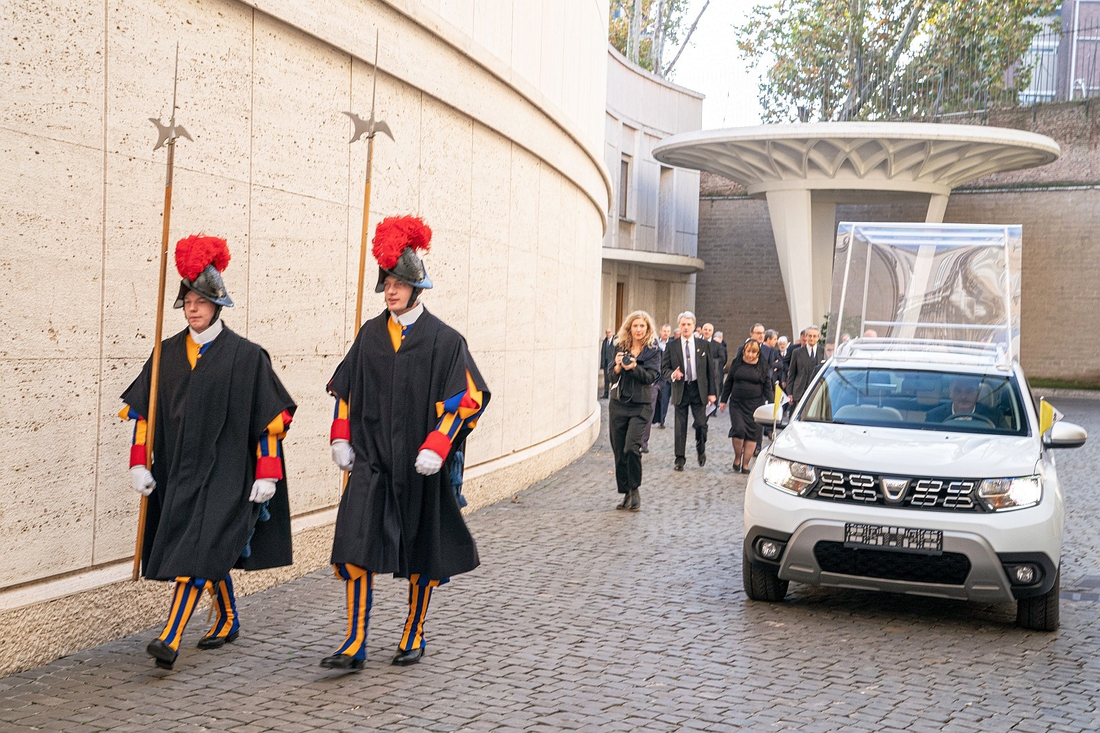 Papież Franciszek i samochody