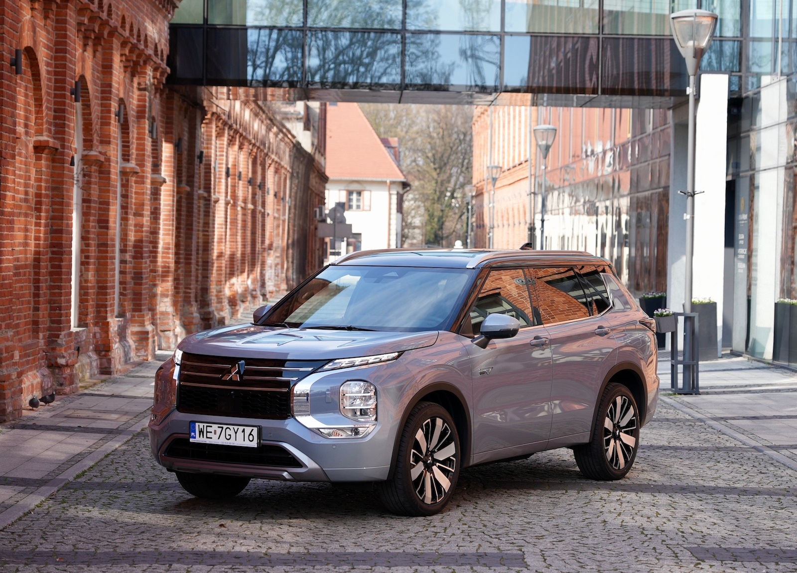Mitsubishi Outlander PHEV 2025 przód