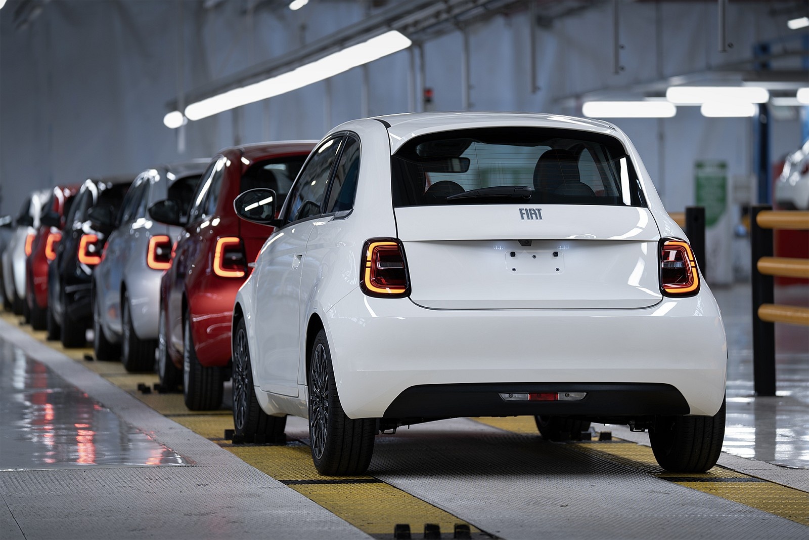 Nowy Fiat 500 Hybrid