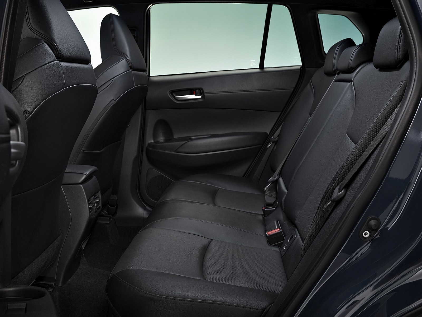 Toyota Corolla Cross 2025 - kanapa