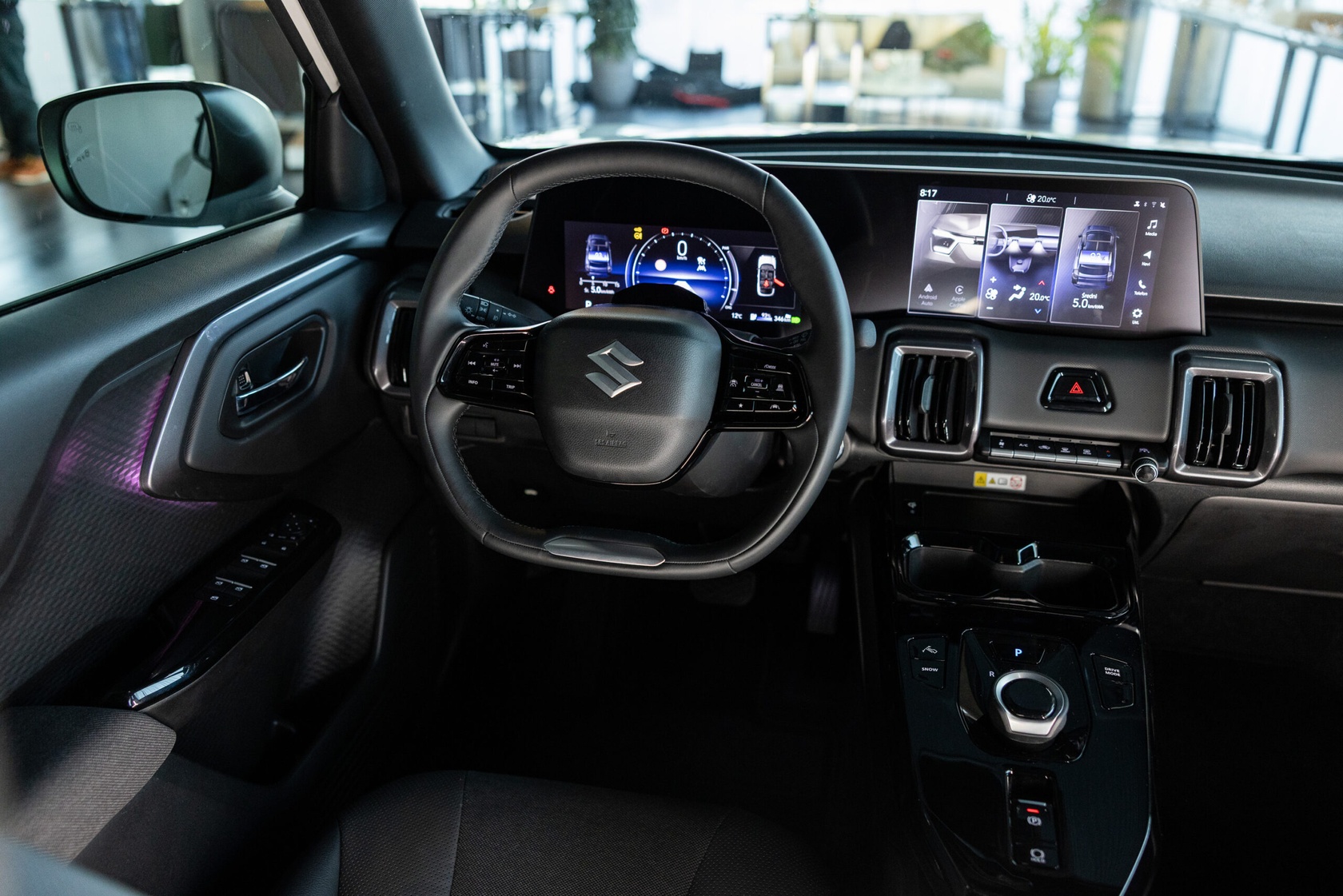 Suzuki e Vitara wnętrze