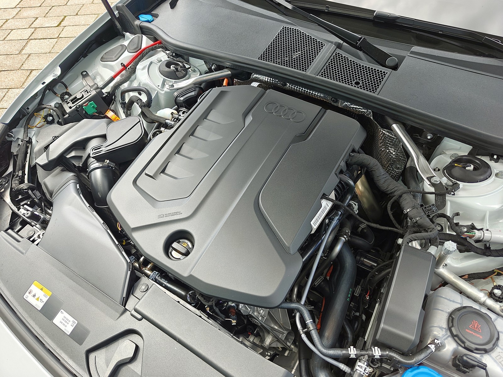 Audi A5 PHEV 2025
