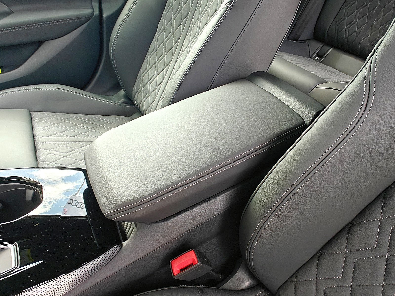 Audi A5 PHEV 2025