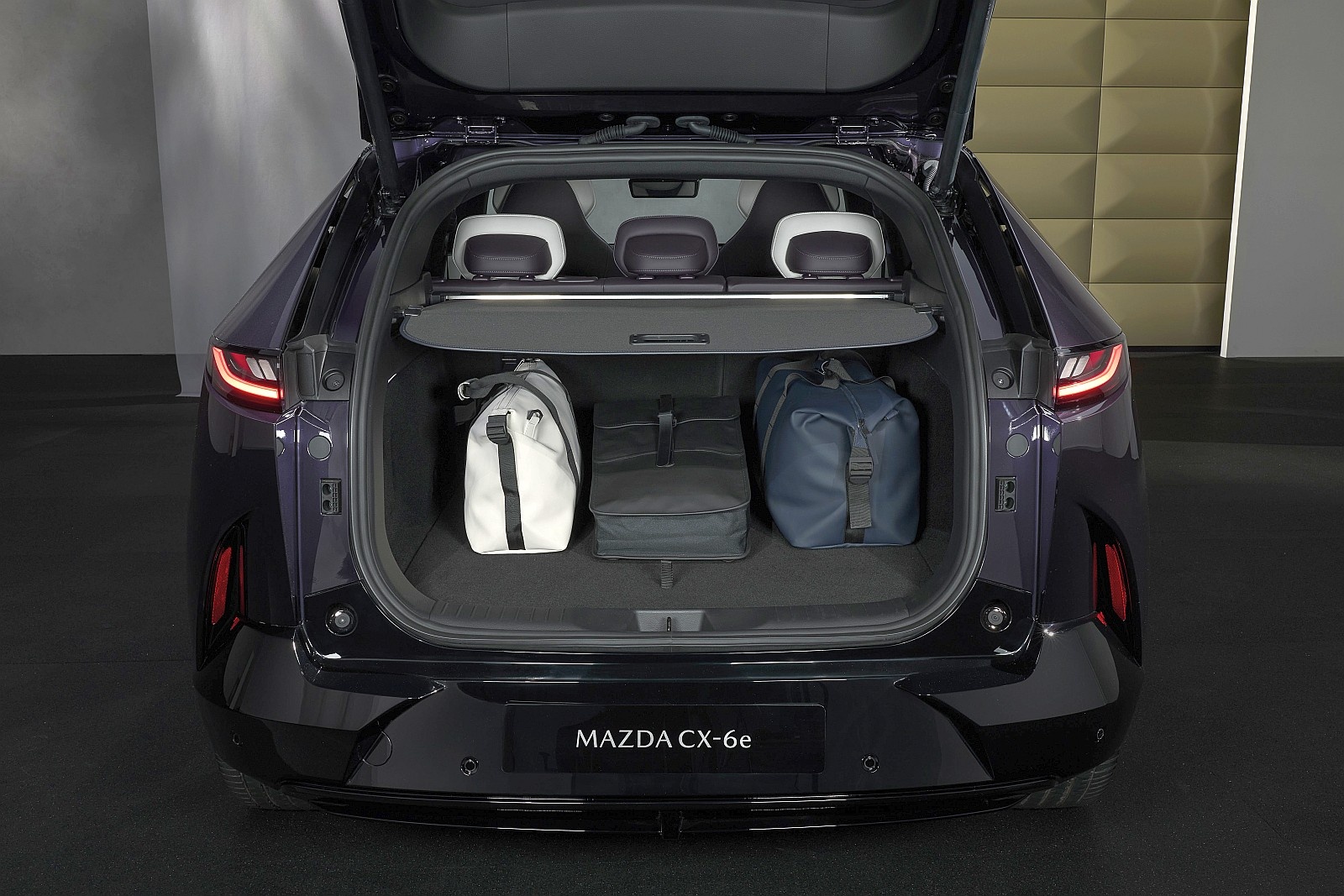 Mazda CX-6e