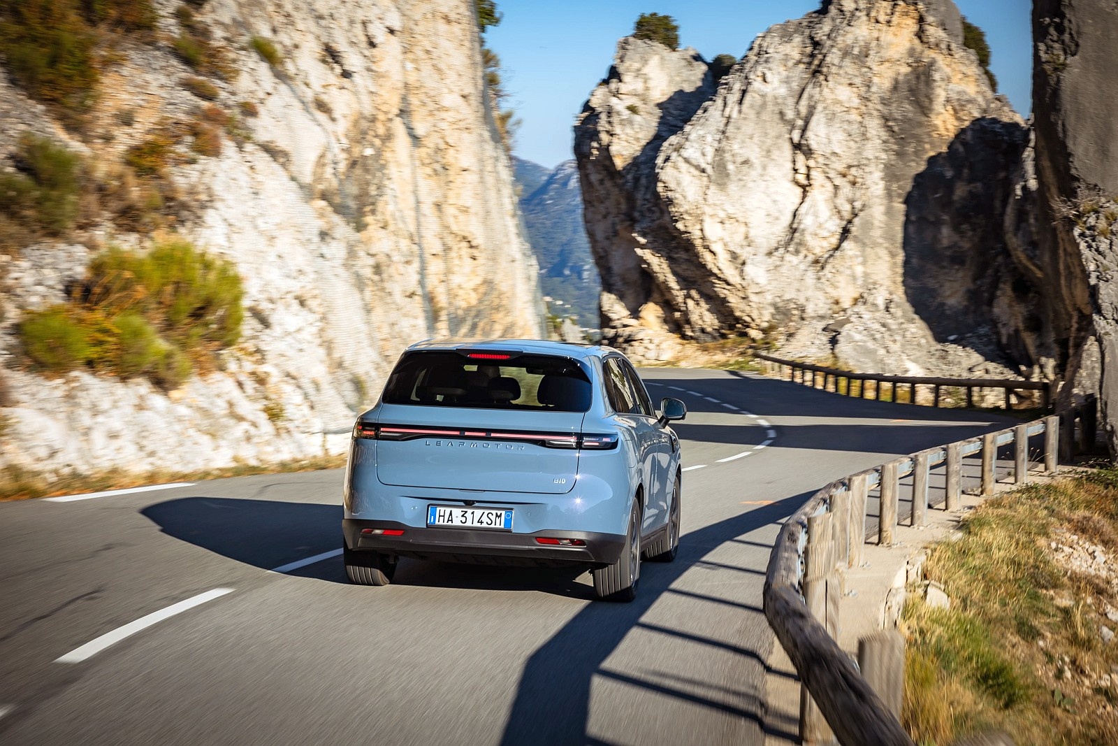 Leapmmotoro B10 Hybrid EV