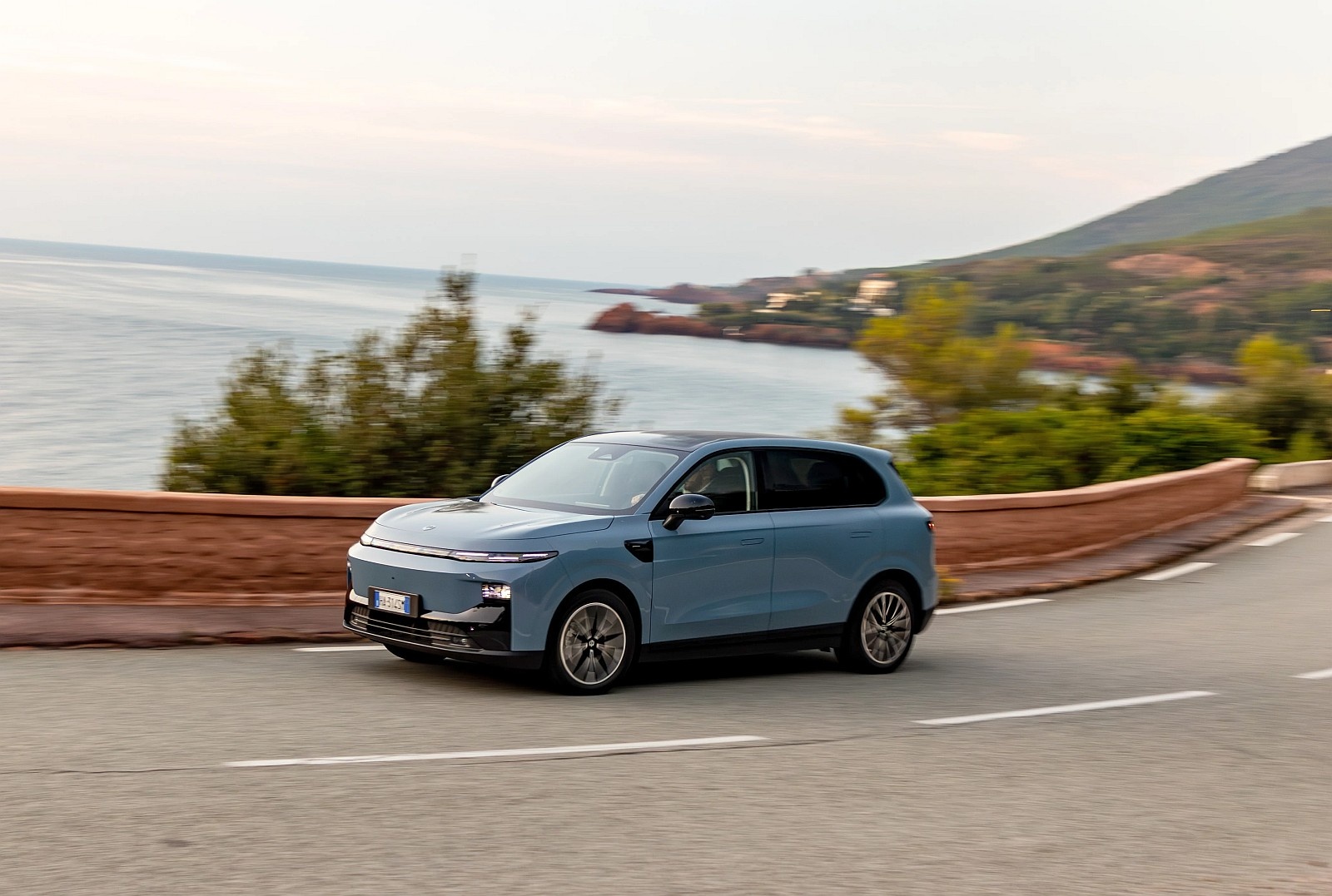 Leapmmotoro B10 Hybrid EV