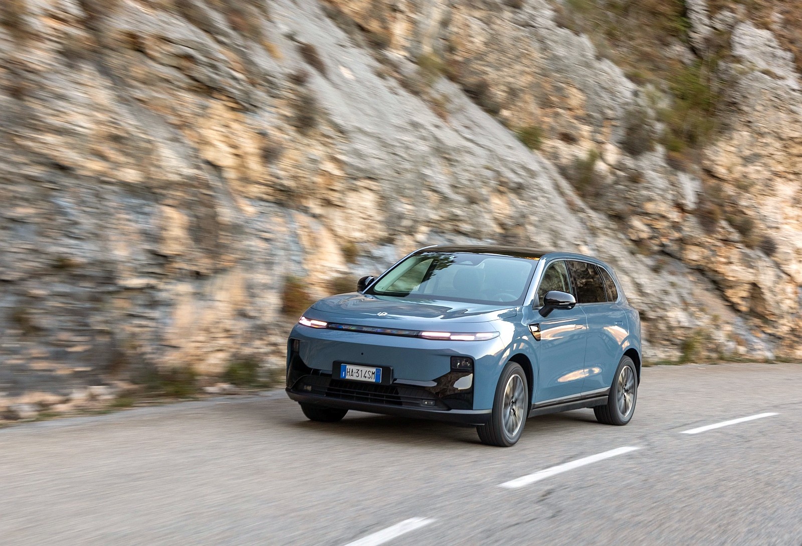 Leapmmotoro B10 Hybrid EV