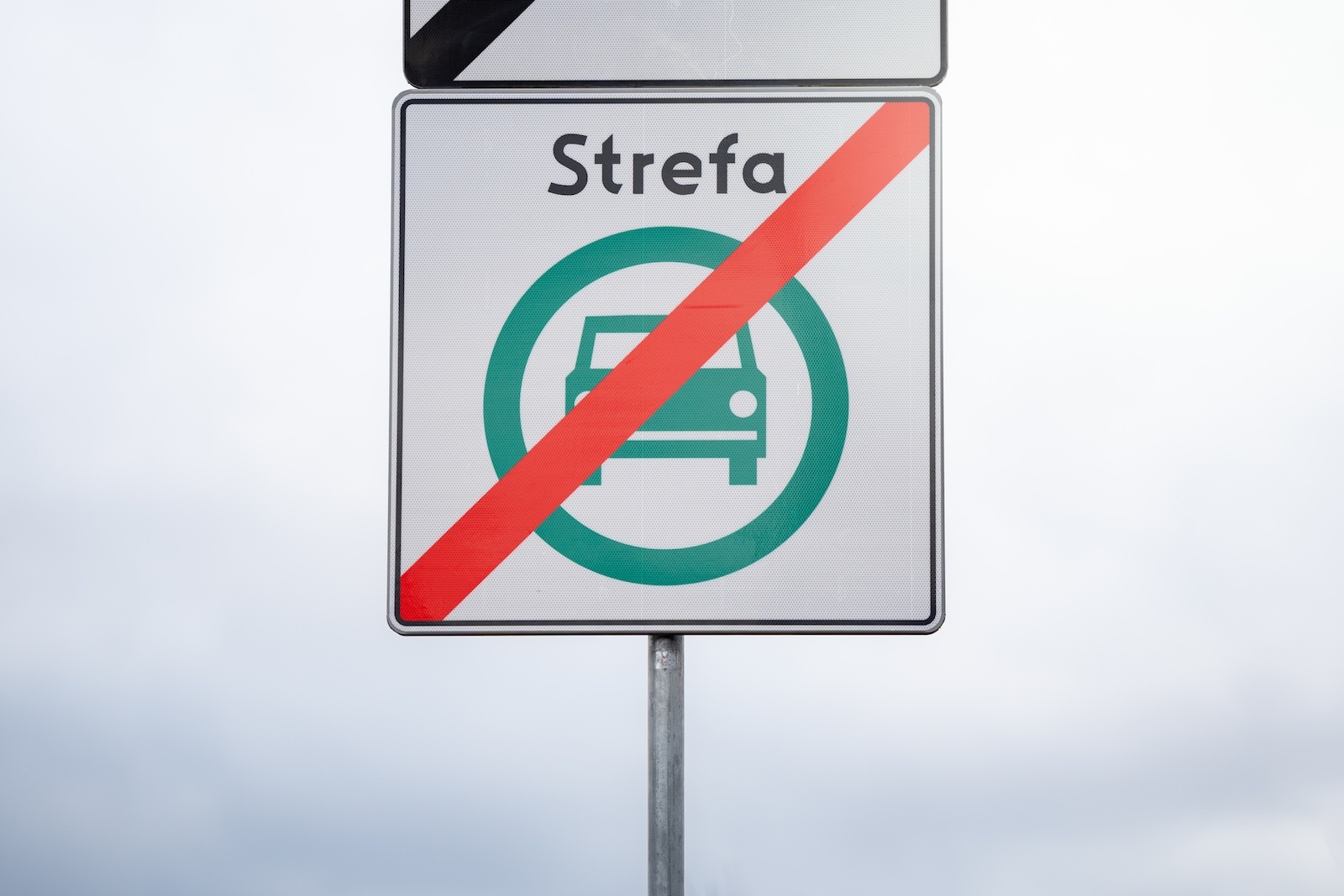 znak d-54 strefa czystego transportu